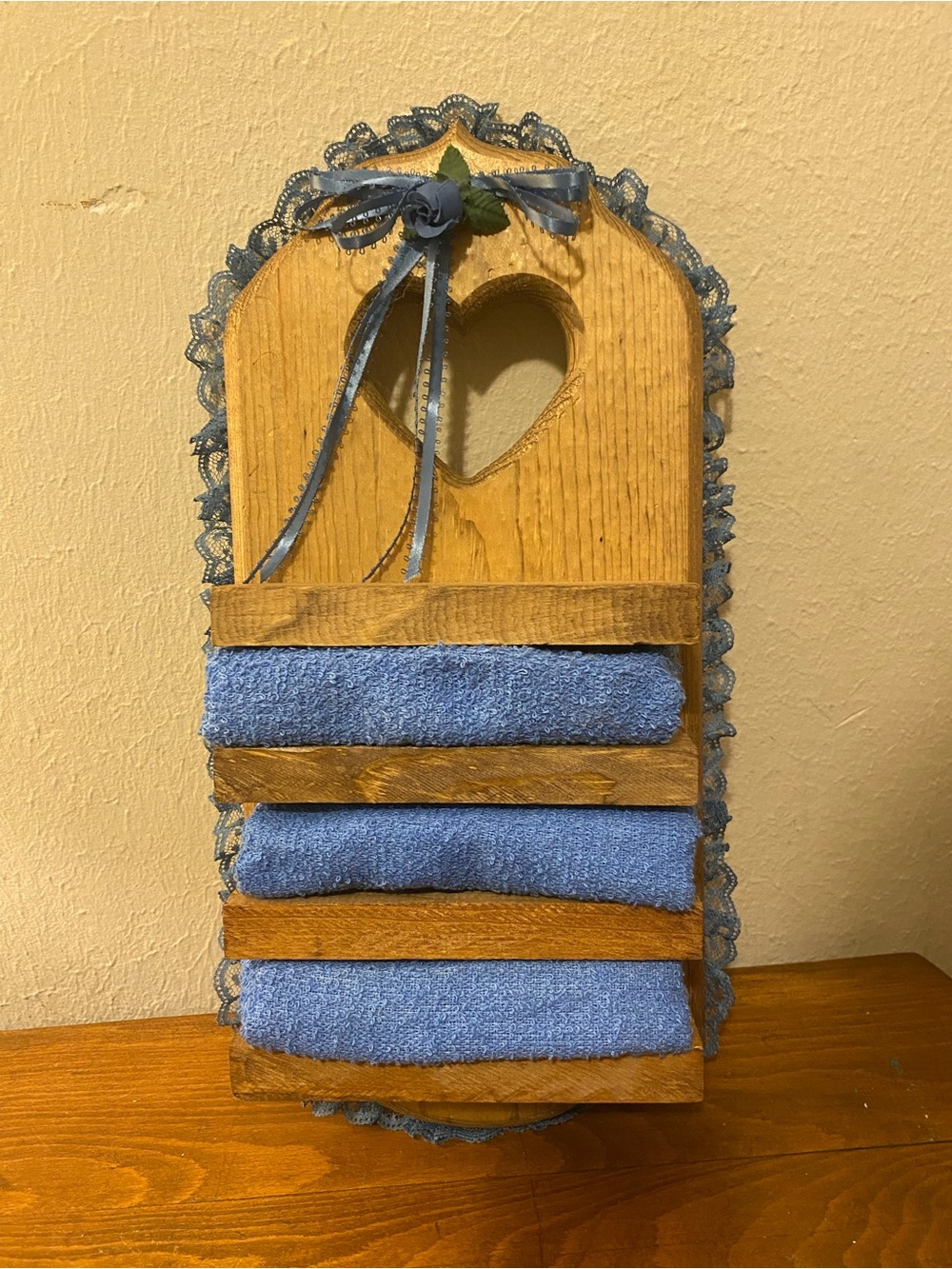 Women’s Grandmacore Vintage Hanging Bathroom Washcloth Shelf 4 Tier Cottagecore